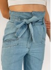 High waist jeans with belt