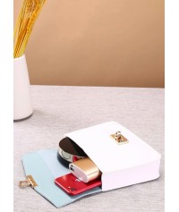 Crossbody bag with golden details