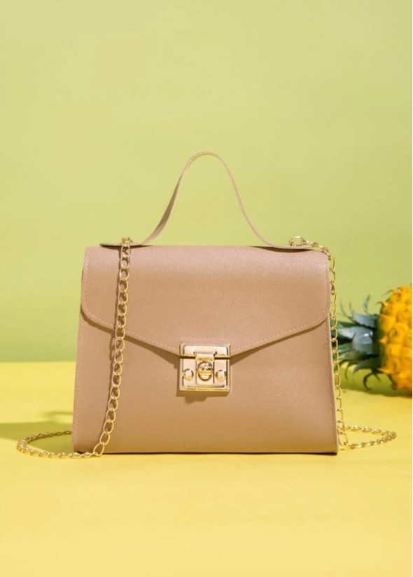 Crossbody bag with golden details