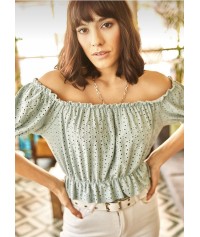 Crop top with lace