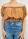Crop top με κιπουρ δαντέλα