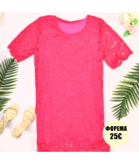 Lace dress with round neck