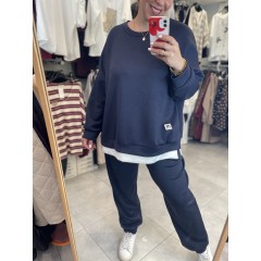 Plus Size Set with white layering detail